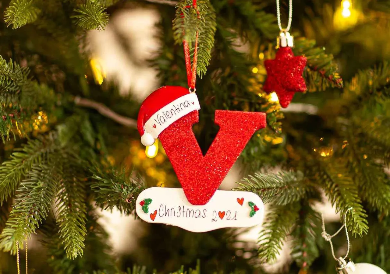 Christmas The Original Lettera V
